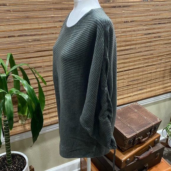 a.n.a. Slate Grey sweater Excellent like new condition! - Picture 3 of 7